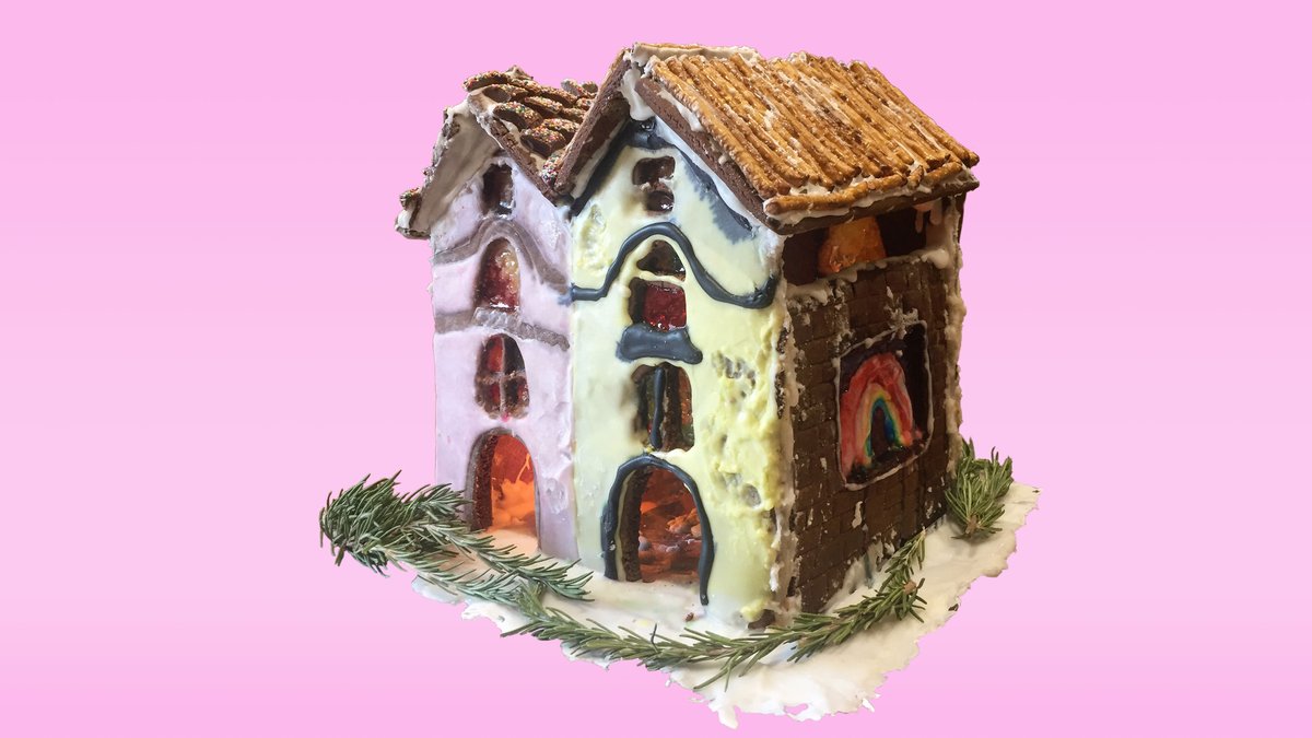 Along the way walk through sugary neighbourhoods, some built out of ticky tacky and others featuring contemporary builds created through remote collaboration processes fitting to 2020! There is even a vertical village w/ dozens of unique apartments! (4/7)