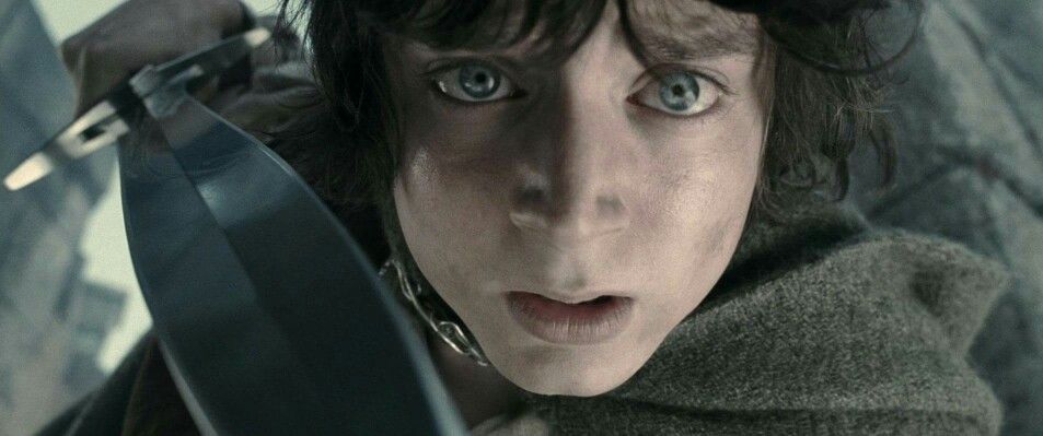 nerdist's tweet photo. The Lord of the Rings: The Two Towers premiered in the U.S. 18 years ago ⚔️ https://t.co/ul78E6C5or
