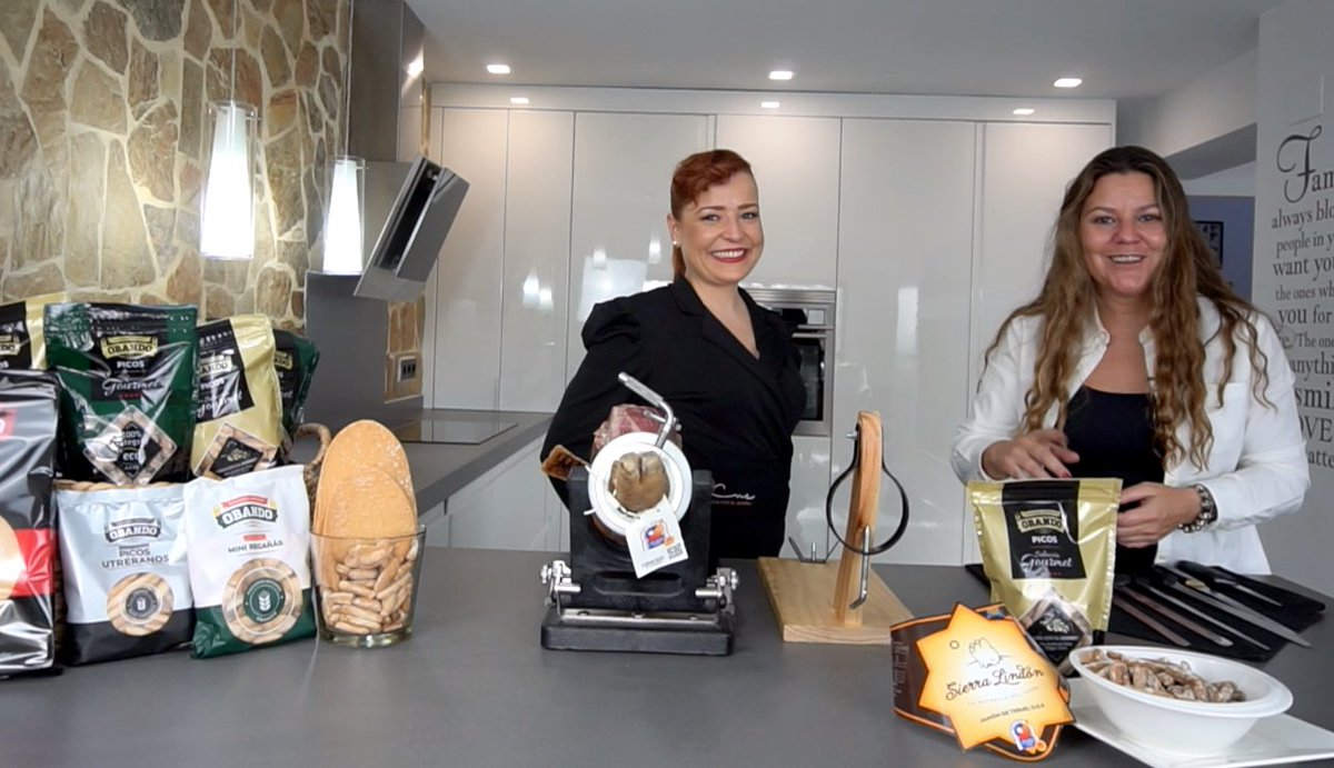 Jamón Lovers (@jamon_lovers) on Twitter photo 60.000 personas se cortan durante las Navidades cortando jamón... ¿Por qué nos cortamos cortando jamón?
¿Cuáles son esos aspectos que debemos cuidar a la hora de cortar? <a href="/luzcortadora/">Luz María Zamorano</a> <a href="/Soy_JamonLovers/">Miriam López</a>
Gracias <a href="/PanaderiaObando/">Panaderia Obando</a> 🤗 bit.ly/37wetOn #jamon #jamoniberico 60.000 personas se cortan durante las Navidades cortando jamón... ¿Por qué nos cortamos cortando jamón?
¿Cuáles son esos aspectos que debemos cuidar a la hora de cortar? <a href="/luzcortadora/">Luz María Zamorano</a> <a href="/Soy_JamonLovers/">Miriam López</a>
Gracias <a href="/PanaderiaObando/">Panaderia Obando</a> 🤗 bit.ly/37wetOn #jamon #jamoniberico