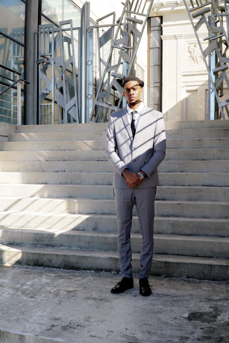 Tris7_'s tweet photo. if you knew my story you would be proud of me, first man in my family history to graduate. #restdad #restbro 🎓 https://t.co/sLdCs4E86Y