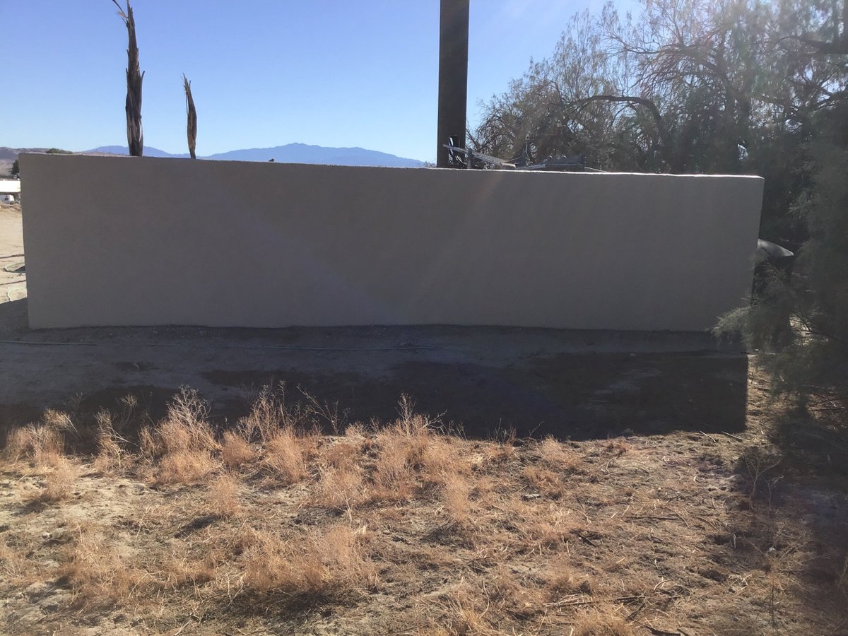 RivCo_Code's tweet photo. Code Enforcement worked with @RCWaste Graffiti Busters to have graffiti removed from a cell tower near Dillon Rd and Desert Crest Ave in DHS. Thank you Graffiti Busters for removing this eyesore!
#RivCoNow #KeepingCommunitiesSafe #TeamWork #Before #After #DrawOnPaper #NotWalls https://t.co/PyKxgSZk8v
