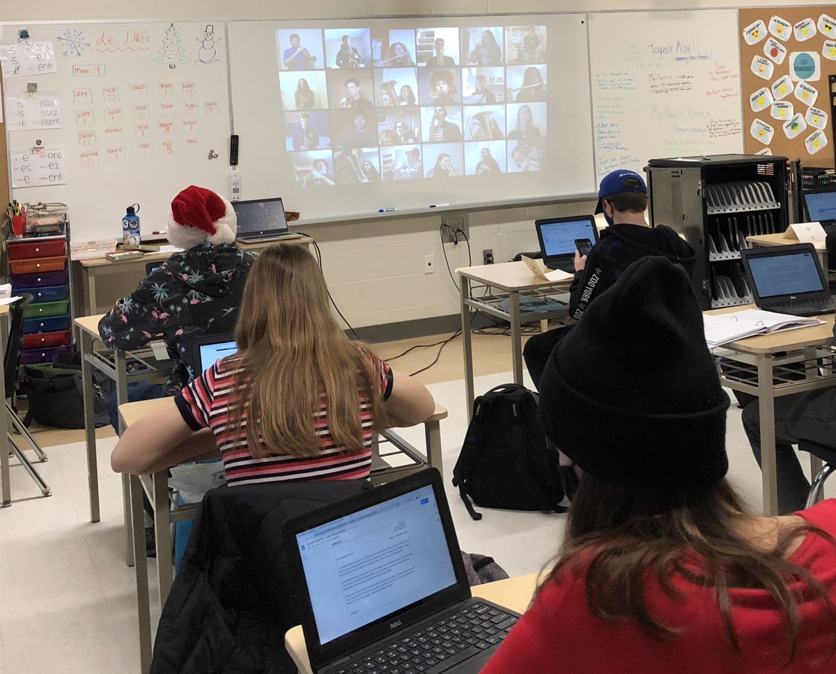 Getting excited about the holidays in Grade 9 French today! We practiced the future tense by writing some best wishes to those in retirement homes in Québec, while enjoying our school’s winter concert! <a href="/OSSAnnouncement/">OSS Announcements</a> <a href="/OSSLanguages/">OSS Languages</a> <a href="/LauraLeeMatthie/">Laura Lee Matthie</a> <a href="/oss_music/">OSS Music Department</a>