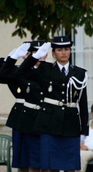 v_brengarth's tweet photo. 🚨 Neuf ans après la mort de la gendarme Myriam Sakhri, le 24 septembre 2011, le parquet général demande la réouverture de l’information judiciaire sur charges nouvelles des chefs d’homicide involontaire et de harcèlement moral après la requête adressée avec @BourdonWilliam2. https://t.co/GFWoHC9u4n