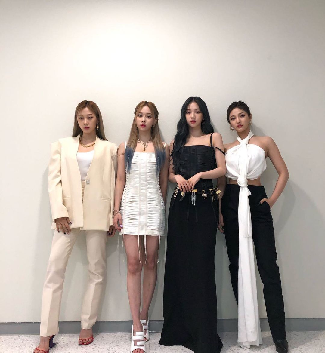 HysIts's tweet photo. ¿Alguien me puede explicar por qué son tan QUEENS? ✨ #aespa #aespa_world_domination #MY #Gisselle #Karina #Winter #NINGNING https://t.co/JayNt1zS3r