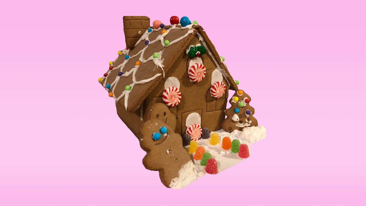 Speaking of celebrities, we hear  #SantaClaus has opened a new workshop in the  #TSAGingerbreadCity - it's a work home situation! (3/7)