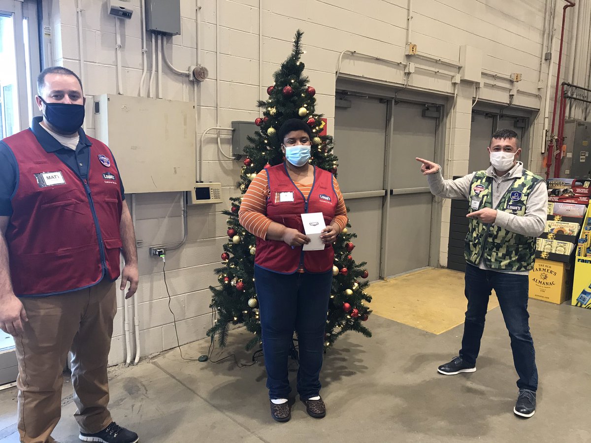 Kudos to B from Plymouth Meeting for educating our customers on the benefits of signing up for the Lowe’s credit card, saving them 5% everyday and providing them with stellar financing options on their purchases! <a href="/JHoffmann2207/">Joe Hoffmann</a> <a href="/mjs3169/">Matt Sullivan </a> <a href="/d_bennett128/">Damon J. Bennett</a> <a href="/CobyLeleaux/">Coby Leleaux</a>