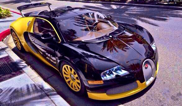Darkman89's tweet photo. #Bugatti #Veyron Jaune et Brun Métallisé, une Somptueuse Voiture de Grand #Luxe Française 🇫🇷 Au #Design Exceptionnel, Propulsé Par un Moteur d’une #Puissance de 1500CV, Capable d’Atteindre la Vitesse Enivrante de 450kmh.
★★★

#SuperCars #luxurycars #Cars #vip
#LifeIsAGame https://t.co/FwT8hMXByo