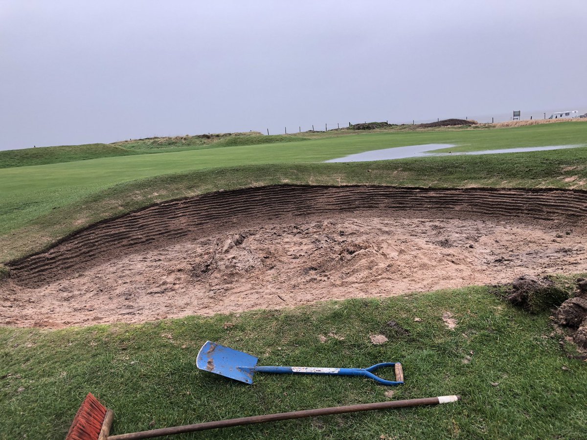 Left hand side of 6th bunker completed today👇🏽 
5 bunkers in a week⛳️