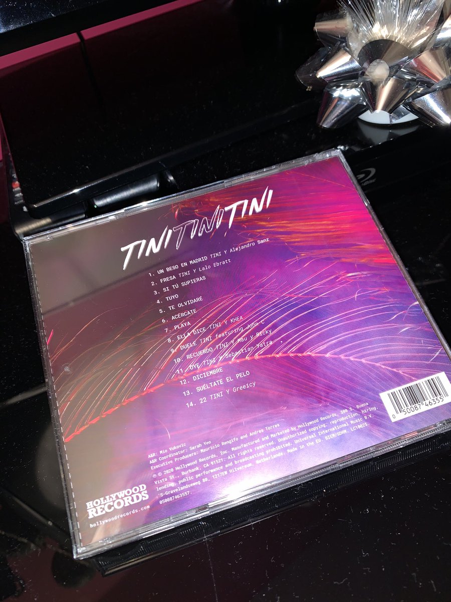 JacobNoeline's tweet photo. Por fin ya lo tengo !💜💓💃🏼 @TiniStoessel @marianaluciamuz @alestoeessel https://t.co/hc4E2h97Ws