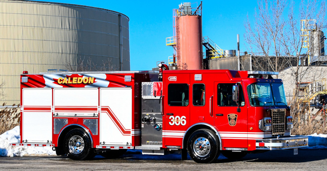 New Delivery! Congratulations to Caledon Fire and Emergency Services on the delivery of their new DEV custom pumper. Find the details on this apparatus here - ow.ly/Rpui50CPwKH
#fire #firetruck #fleetfriday #firetruckfriday #fireapparatus