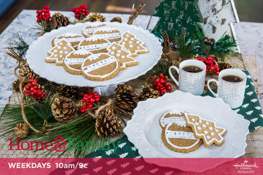 HomeandFamilyTV's tweet photo. Today is #BakeCookiesDay and @gesinebp is helping us celebrate this #Smalliday with her #Christmas speculoos cookies! Recipe: https://t.co/wyBBr5eIDj https://t.co/XwWAW7WvT9