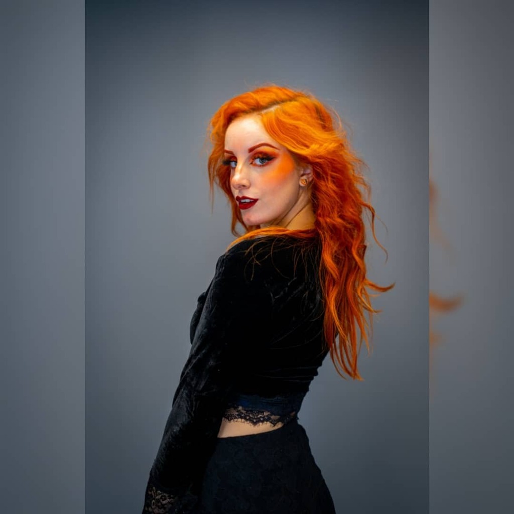 jessikablaze's tweet photo. A photo of me fully clothed?!??!
Tb to my first shoot with the lovely @visual1mpact ❤️
....
.......
..............
......................
................................
#redhair #redhead #redhairmodel #redheadmodel #curlyhair #curlyhairmodel #orangehai… https://t.co/yWc271ENQo https://t.co/uApnkM280v