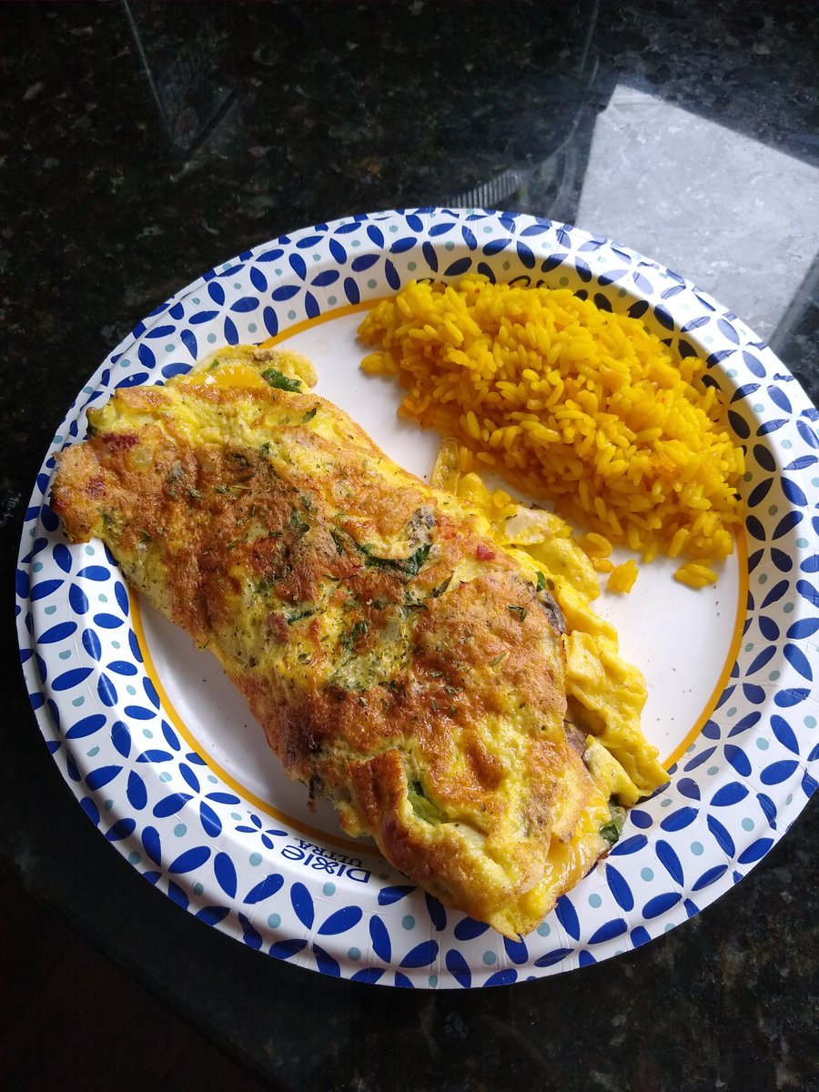 TruSoldier410's tweet photo. Spinach, Onion, Tomato, Smoked Turkey Omelette w/ Yellow Rice. Bon Appetit! #breakfast #brunch #ChefTru #DOAMG https://t.co/OZkurZgfFD