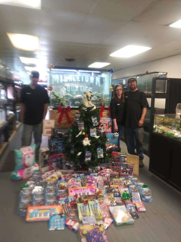 FeedTheHungryP1's tweet photo. These guys at Middletown Aquatics & More just made this generous donation for our 11th ✨Annual Toy Give-Away 🧸🪀Go check them out on Central Ave.! #Thanks #inthistogether2020 https://t.co/3i3OK7guD9