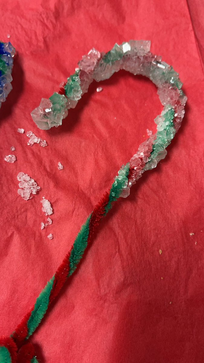 1st grade virtual learners leaned about solutions and grew crystals from a solution mixed in class! #welovescience #egetakingflight <a href="/HumbleISD_EGE/">Elm Grove Elementary</a>