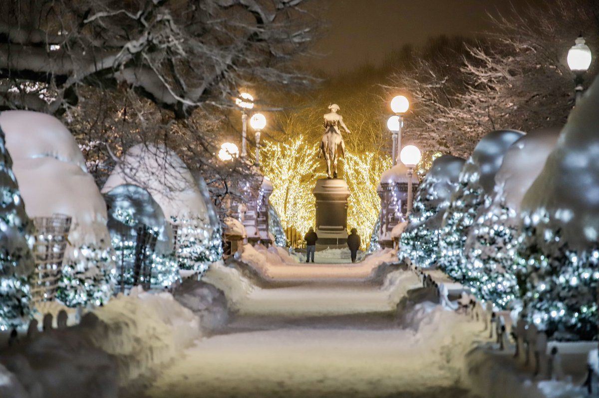 brycew_'s tweet image. Boston was incredible last night. So peaceful. 📸 ❄️ 🎄 I was running around with my tripod like a kid on Christmas