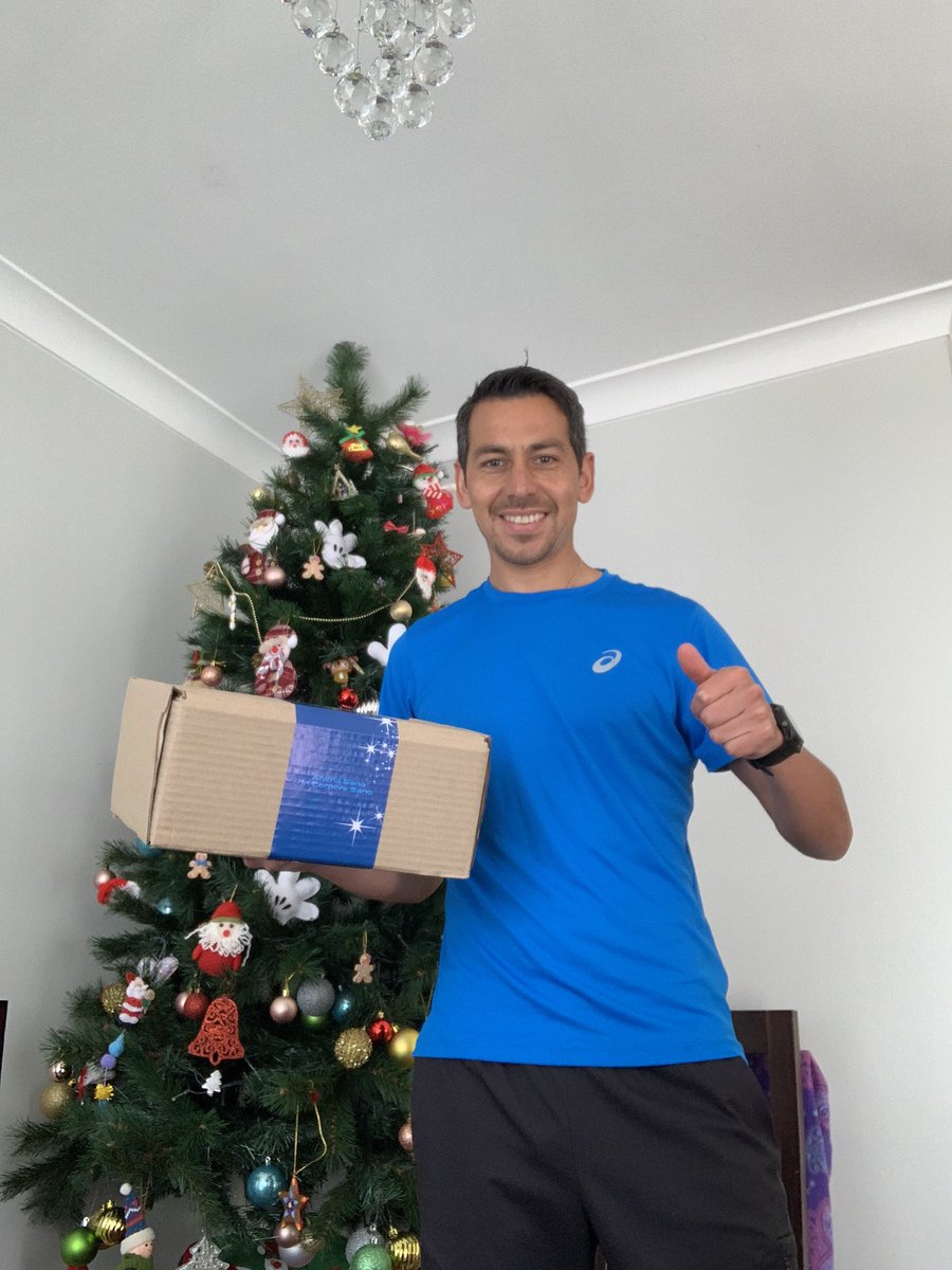 GutiKine's tweet photo. Gracias familia #AsicsChile 💙😍🇨🇱 https://t.co/p8klzUWYEB