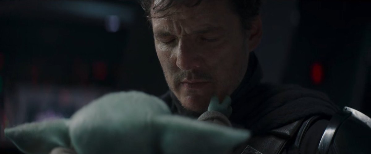 wandaslizzie's tweet photo. cw // #TheMandalorian spoilers 
.
.
.
.
.
when din took off his helmet in front of everybody so grogu could see his face BITCH I WAS BAWLING MY EYES OUT https://t.co/2cVGB8NWRU
