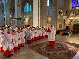 NLintheUSA's tweet photo. The Haarlem Choir School in the Netherlands will live-stream a special concert, “Thank You! A Christmas Wish,” in one hour (1 p.m. Eastern) to thank US veterans for their role in liberating the Netherlands 75 years ago. #75YearsFreedom https://t.co/BFM95wAF2X https://t.co/WJHIo8WAUx