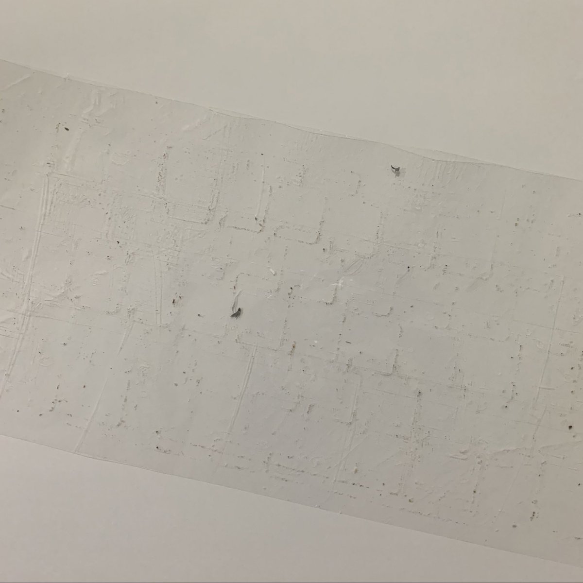 ไปเจอมาใน tiktok เนื่องจากคีย์บอร์ดสกปรกมาก และไกลจากร้านทำความสะอาด ให้เอาเทปมาแปะบนคีย์บอร์ด > คว่ำ > ใช้มือเคาะ > ลอกเทปออก 55555555555555