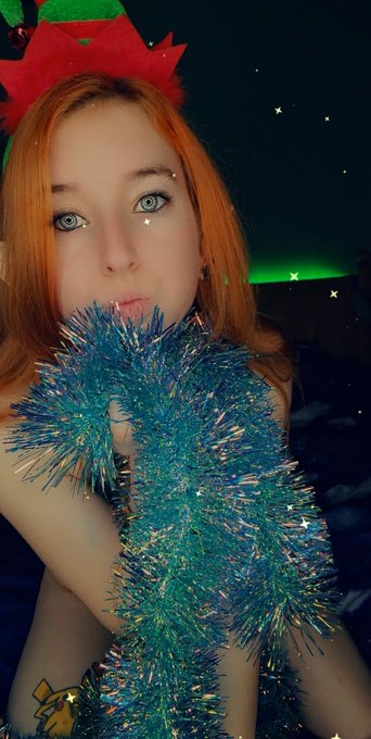 Blue me kisses for Christmas https://t.co/UOhQrwL4Ly