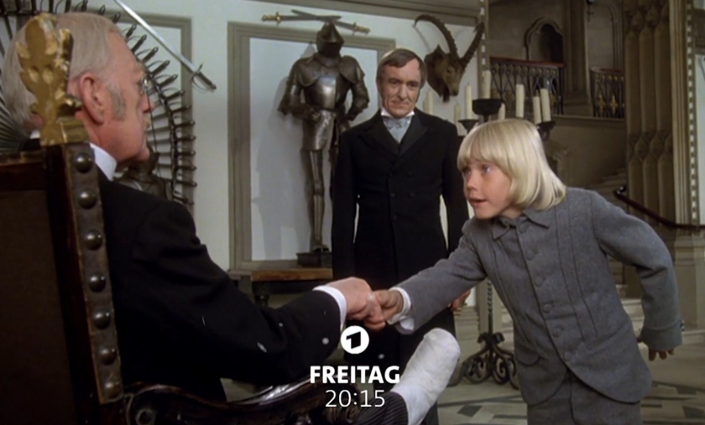 MarcKessler's tweet photo. Wie war das jetzt? 🤔

Der kleine #Ceddie alias Lord #Fauntleroy muss seinem #Corona- und Gicht-kranken Großvater, dem #Earl von #Dorincort, beistehen - während seine Mutter und Kindermädchen #Mary in häuslicher #Quarantäne verbringen müssen? 🤗😇

#ARD #DerkleineLord https://t.co/HKUMiJWw50