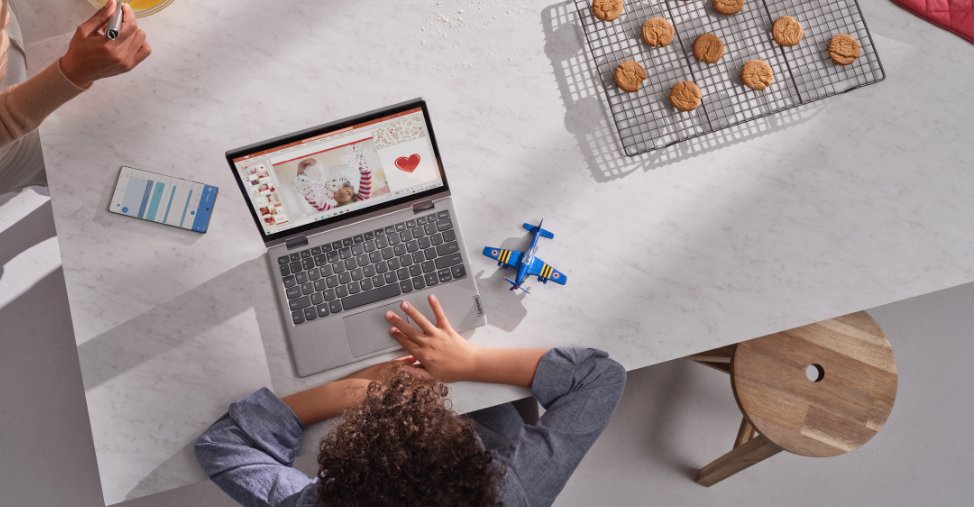 Microsoft's tweet photo. From tracking your spending to simple photo sharing, #Microsoft365 is here to help you live your best, most organized life.

Check out the newest features: https://t.co/cen7Dvha0Z