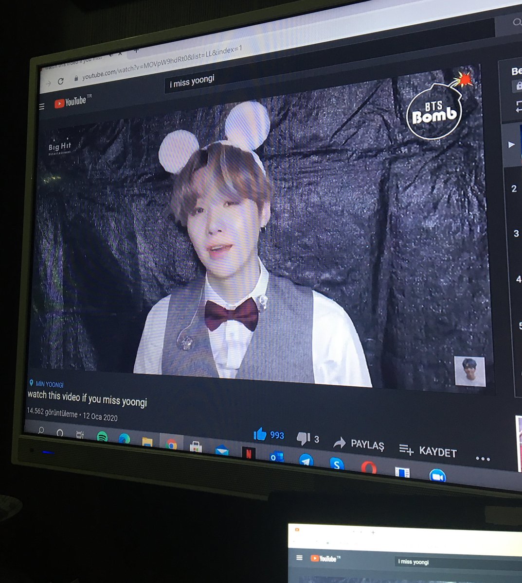 _geniussuga_'s tweet photo. Abim bana HDMI kablosu getirmiş, biraz kaliteli vakit geçirelim dedik. Televizyonun önüne oturdum ağlaya ağlaya video izliyorum... 😭😭 #missingyoongihours https://t.co/43Mx9rwcN5
