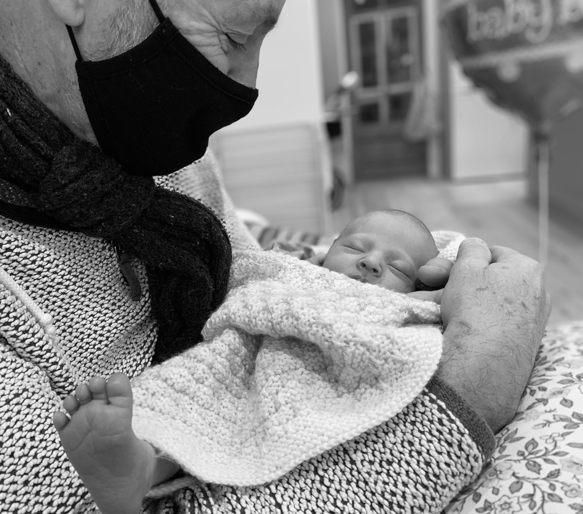 shinybluedress's tweet photo. MrC got a grandad cuddle
#BubbleOfJoy https://t.co/egbrUMjCwW