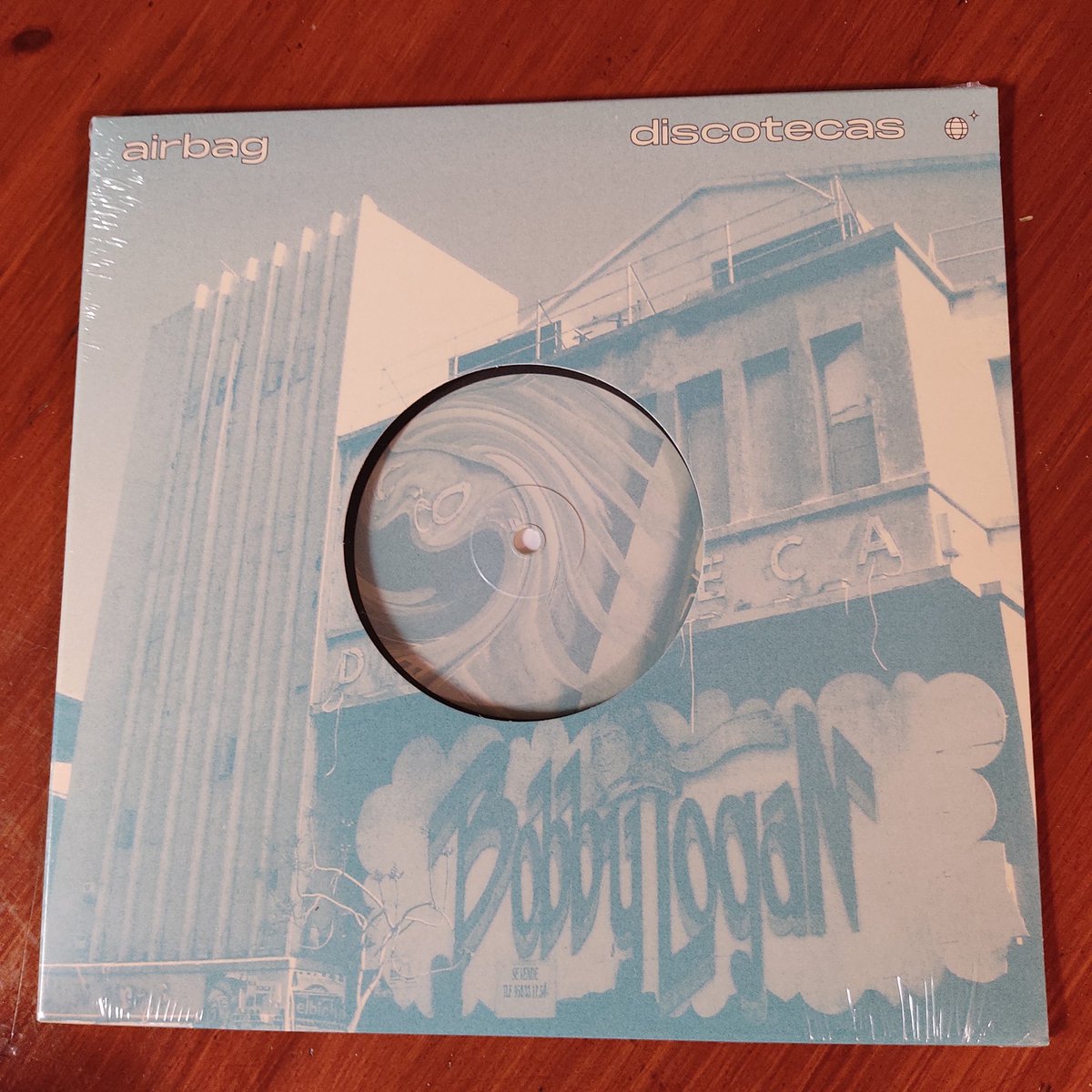 F_Barrientos_D's tweet photo. Por fin en casa el disco que más se ha hecho rogar este otoño...
#SupportYourLocalRecordShops https://t.co/0yBpl4wUng