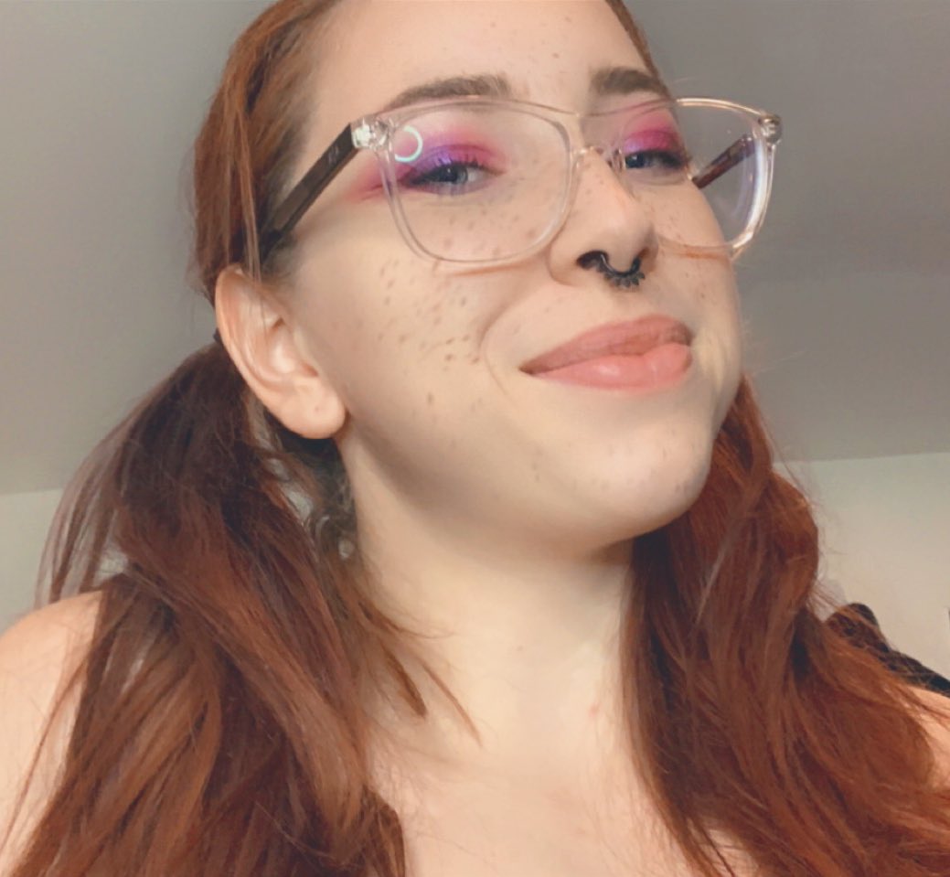 yourmissviolet's tweet photo. My face at time wasters 🤢 vs. when you approach respectfully &amp; offer what you can 😌

Happy payday! Links below! https://t.co/radSD4jYYB