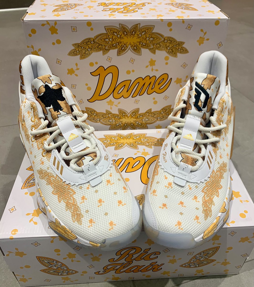 apmart7552's tweet photo. WOOOOO! @RutgersMBB will be Stylin’ And Profilin’ in these new 
@RicFlairNatrBoy x @Dame_Lillard kicks! #Dame7 #KingOfDrip #GoRU https://t.co/nH9W9tEPYB
