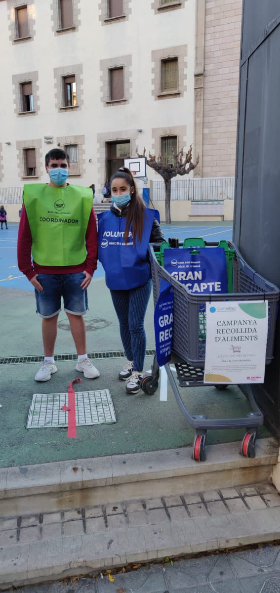carmelitestgn's tweet photo. #PATSC La recollida d’aliments ha estat tot un èxit! Moltes, moltes gràcies famílies per la vostra col.laboració. Voluntariat amb i des del COR #viucarmelites #somifemescola https://t.co/j6DZg0kX8r