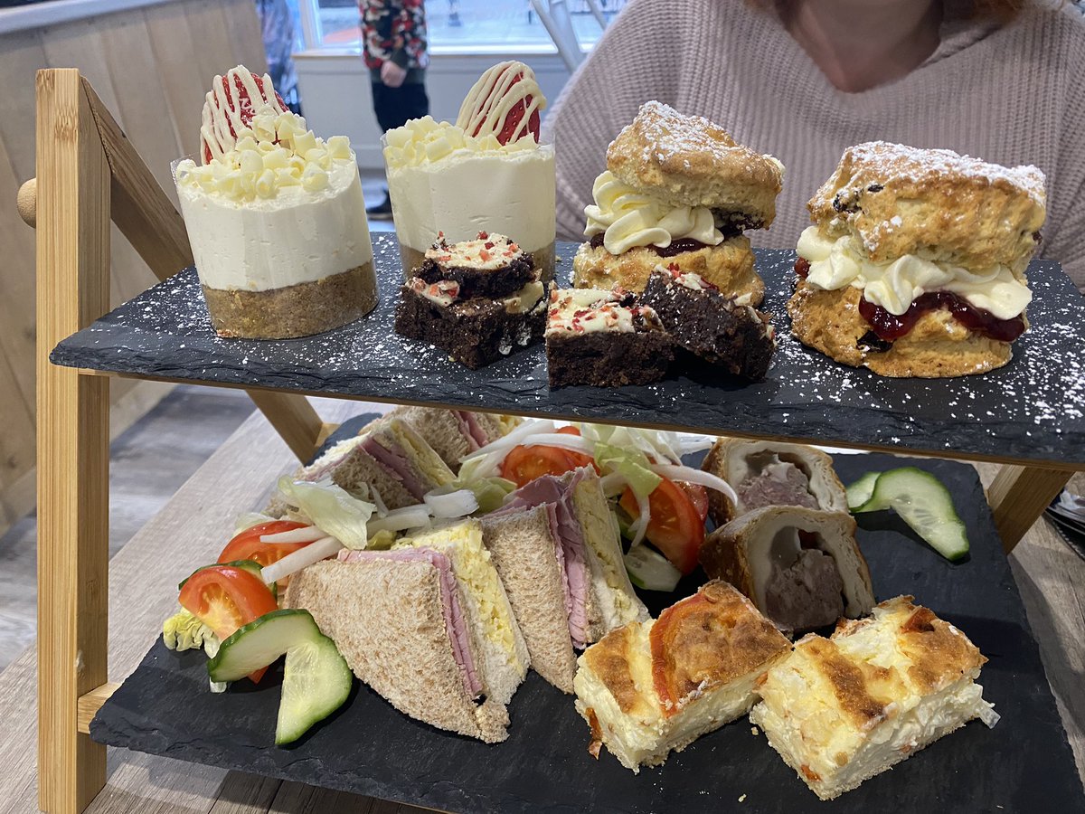JenMedBkReviews's tweet photo. Even though you can’t birthday like you normally do, there is always cake.
#prettypuds #prettystuffednow @mgriffiths163 #sugarrush https://t.co/7q8mrPL0DB