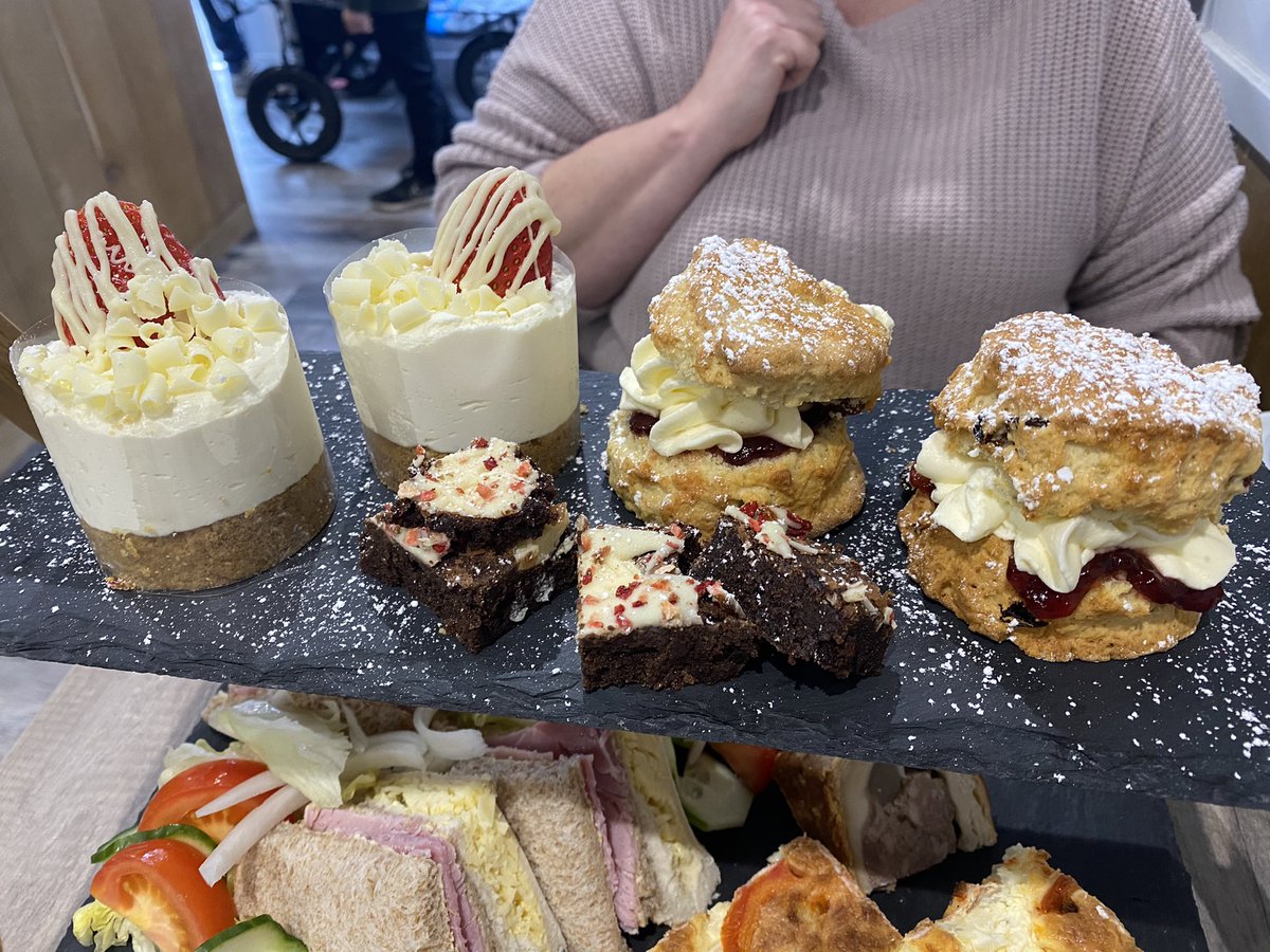 JenMedBkReviews's tweet photo. Even though you can’t birthday like you normally do, there is always cake.
#prettypuds #prettystuffednow @mgriffiths163 #sugarrush https://t.co/7q8mrPL0DB