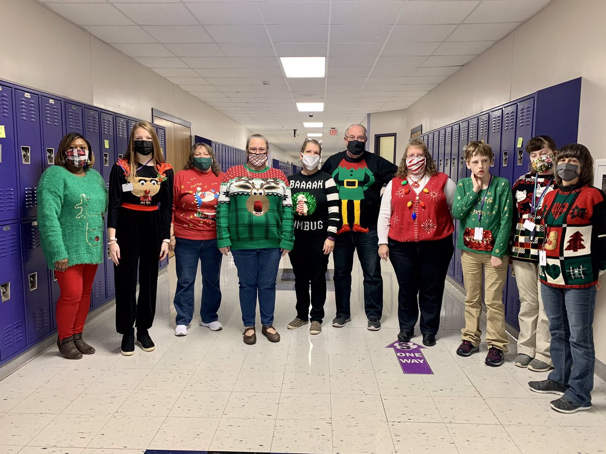 SaludaCounselor's tweet photo. Kindness is never tacky, but these sweaters certainly are! Thank you to everyone who participated in @SaludaHigh’ #GoldenGateMovement #HolidaySpiritWeek of Kindness! #StayKind #IWillBeThatPerson #SHSTigerPride #OneSaluda https://t.co/kL37FGvU8A