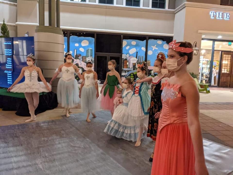 MagicCityPA's tweet photo. LAST PUBLIC SHOWING OF NUTCRACKER TONIGHT IN @SAKS PLAZA 
https://t.co/4nR8wvrbkx

This only happens with the help of great sponsors!
@DrummondCo @AmFirstFCU @warrenaverett @dermskincare @gk_community https://t.co/bgx73kPX39