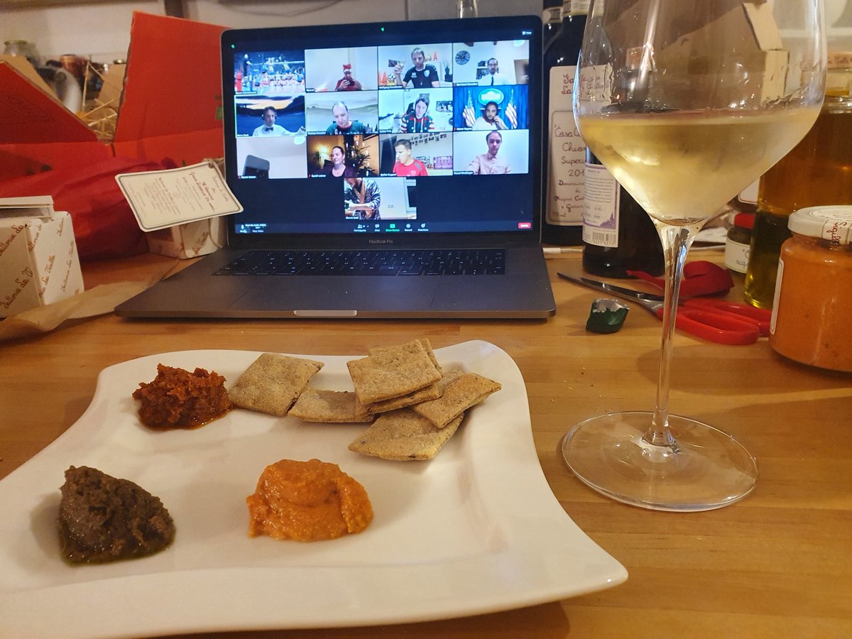 StaManuel's tweet photo. @troii Vorspeise 👌👌🎅🎄#remotechristmasparty #team #Weihnachtsfeier https://t.co/AHYlR11pGO