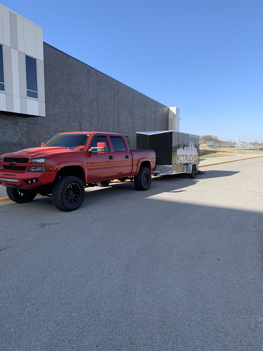 MrsHoltgraves's tweet photo. Getting ready to deliver over 90 boxes of toys to @ChildrensMercy oncology with the help of some amazing cars and trucks! @OWNovacekOWLS @OlatheWestOwls #OWstockingproject https://t.co/X1wvLirKDc