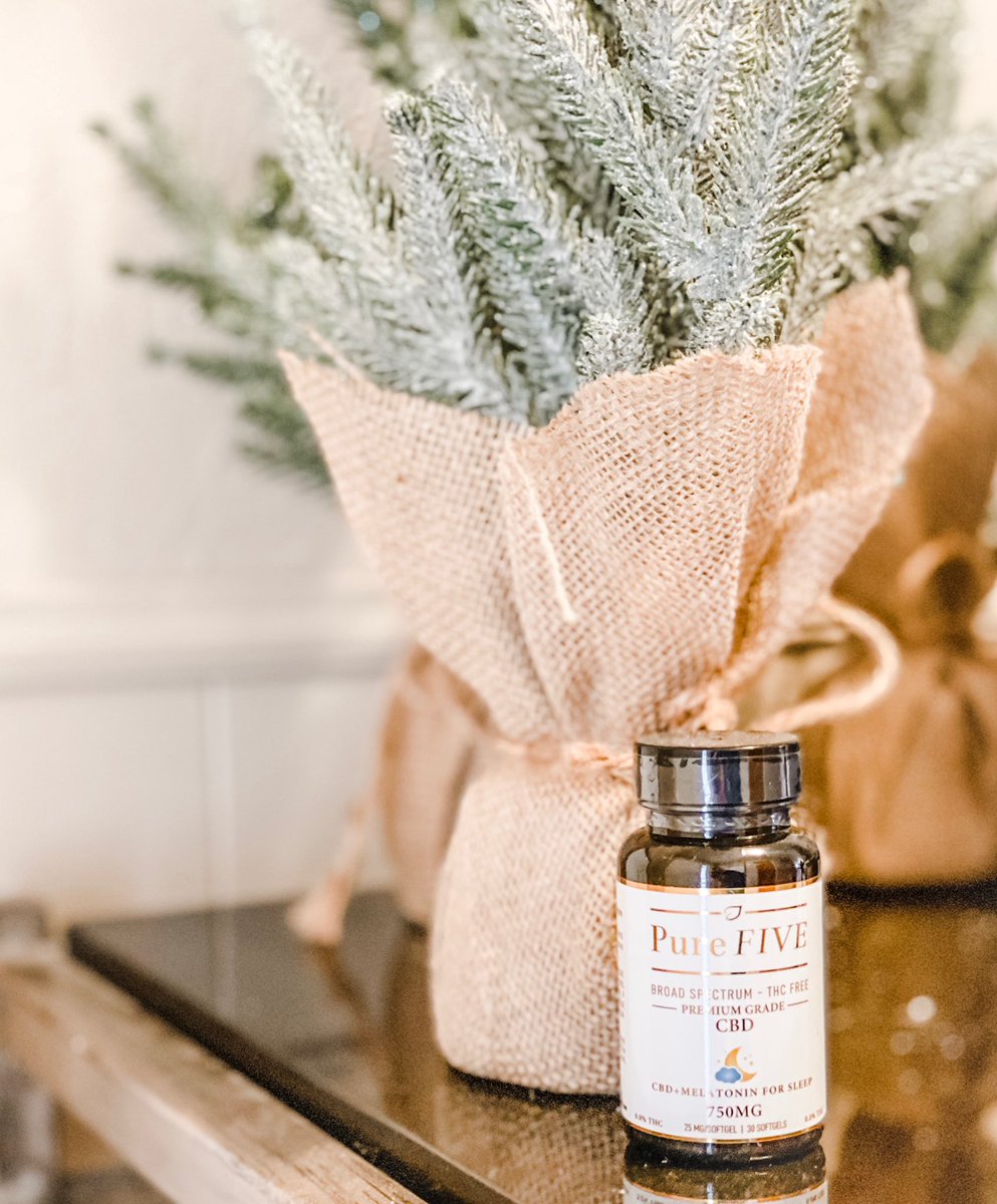 pure_five's tweet photo. Our Christmas sale is happening NOW! Save 25% on all of your favorite PureFIVE products at https://t.co/JaER8ZJmBj!  You still have time to get your order in time for Christmas!
🎁
Just use code HOLLYJOLLY25 at checkout!
*
*
*
#haveahollyjollyChristmas #Christmas #Christmassale https://t.co/Tdrj5OyyXm