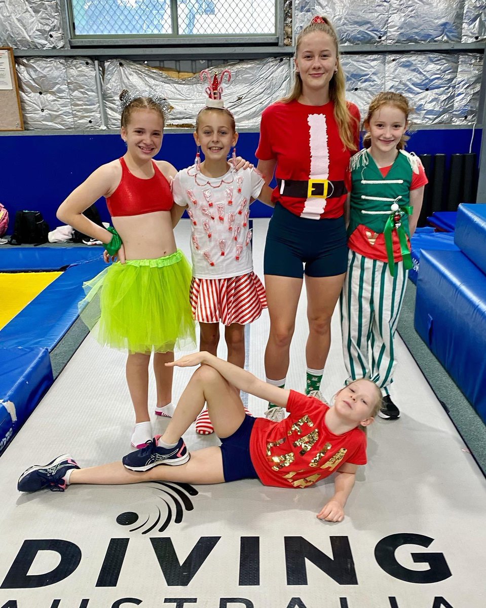 QASdiving's tweet photo. Merry Christmas #nationaltalent #littlerippers https://t.co/hqMLOTH0H7