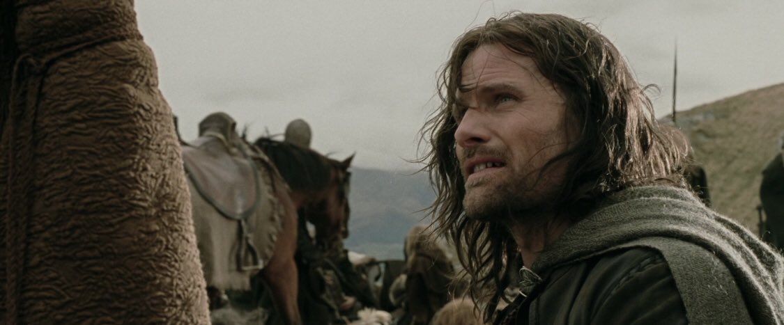 властелин колец две крепости саруман. властелин колец 2 карл урбан. фильм братство кольца 2 крепости. властелин колец: две крепости фильм 2002. крепость из властелина колец две крепости.