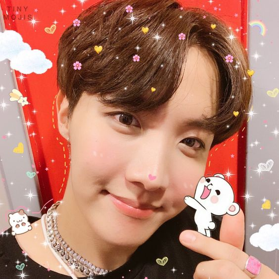 y__n9i's tweet photo. @BTS_twt Thanksss for the selcaaa our lovely sunshine~ Please always take care of yourself~ we want to take care of you like how you take care of us 🤧🤧🤧 hope you don't get sick and take a good rest~ #JHOPE #BTSARMY #toJHOPE @BTS_twt 
PS. ALWAYS REMEMBER THAT YOU ARE LOVED ♥ https://t.co/URTa7WvzT6