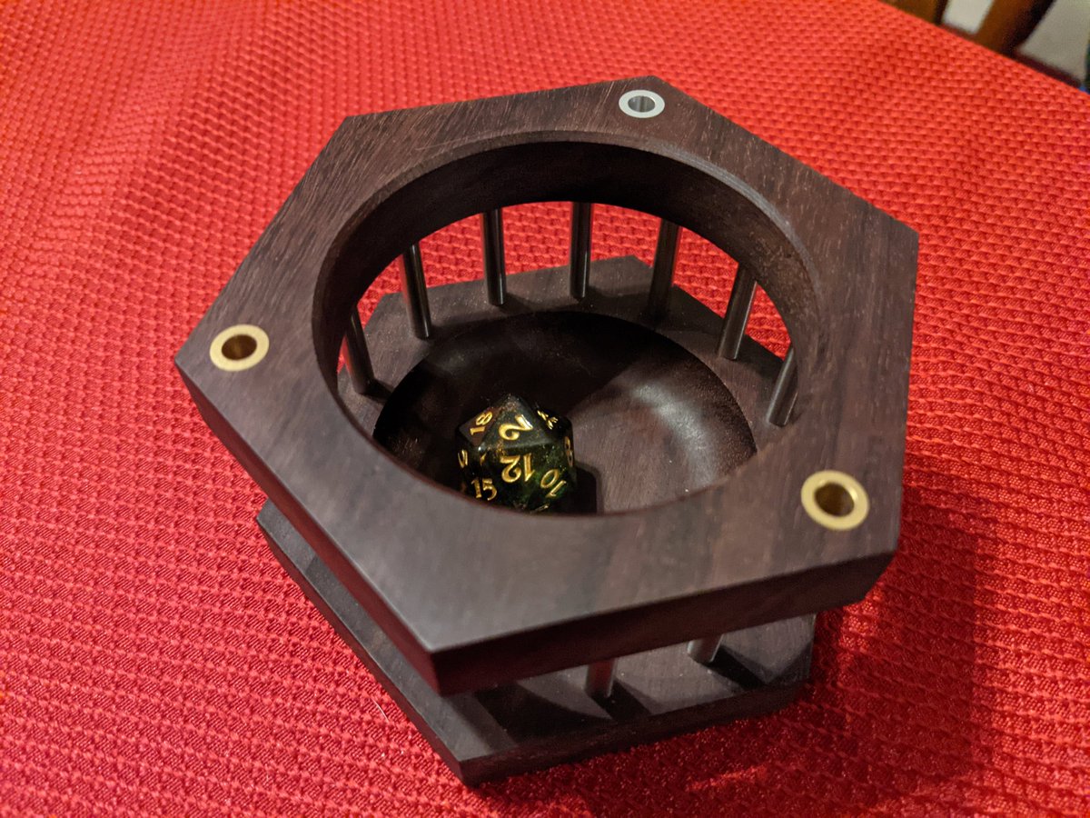 ChynaMakes's tweet photo. So this lovely d20 has been in dice jail for nearly a week and still won't roll higher than a 10. It's beautiful though. @CriticalRole @Marisha_Ray @WyrmwoodGaming #thankskeyleth https://t.co/hQoDIF8lhv