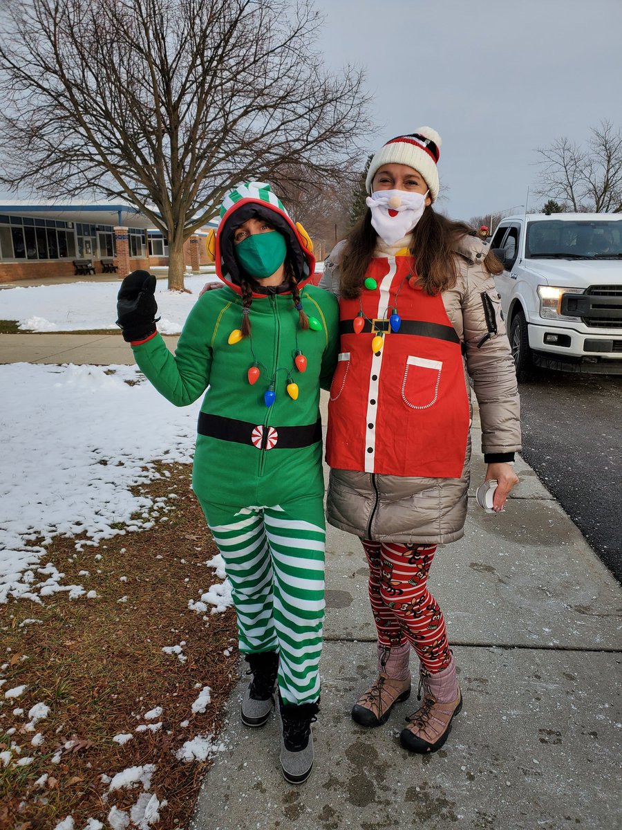 jlecker12's tweet photo. Shout out to the amazing staff @RooseveltTigers for helping the PTA in our Tiger Express! And thanks to all the families that were able to make this event so successful! #livoniapride https://t.co/qfyIwCa35e