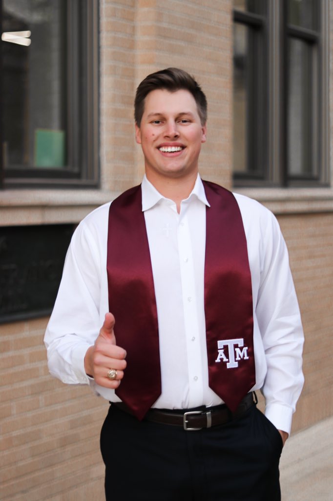 Caroline_Reed7's tweet photo. #TAMUgrad https://t.co/tZ1QW7bMPe