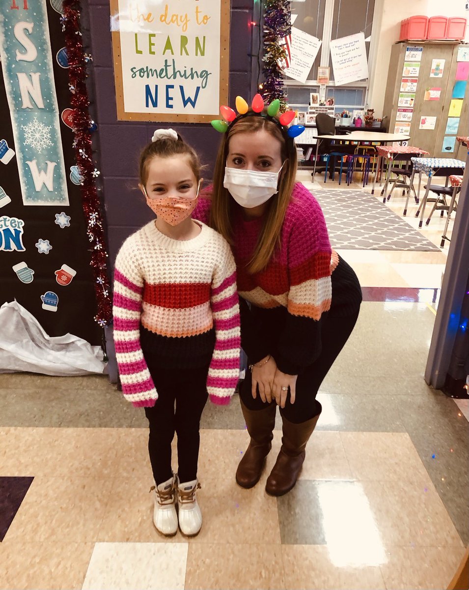 mrs_davis3's tweet photo. Matching Sweaters. 👯‍♀️💕 https://t.co/52bMJPm6zX