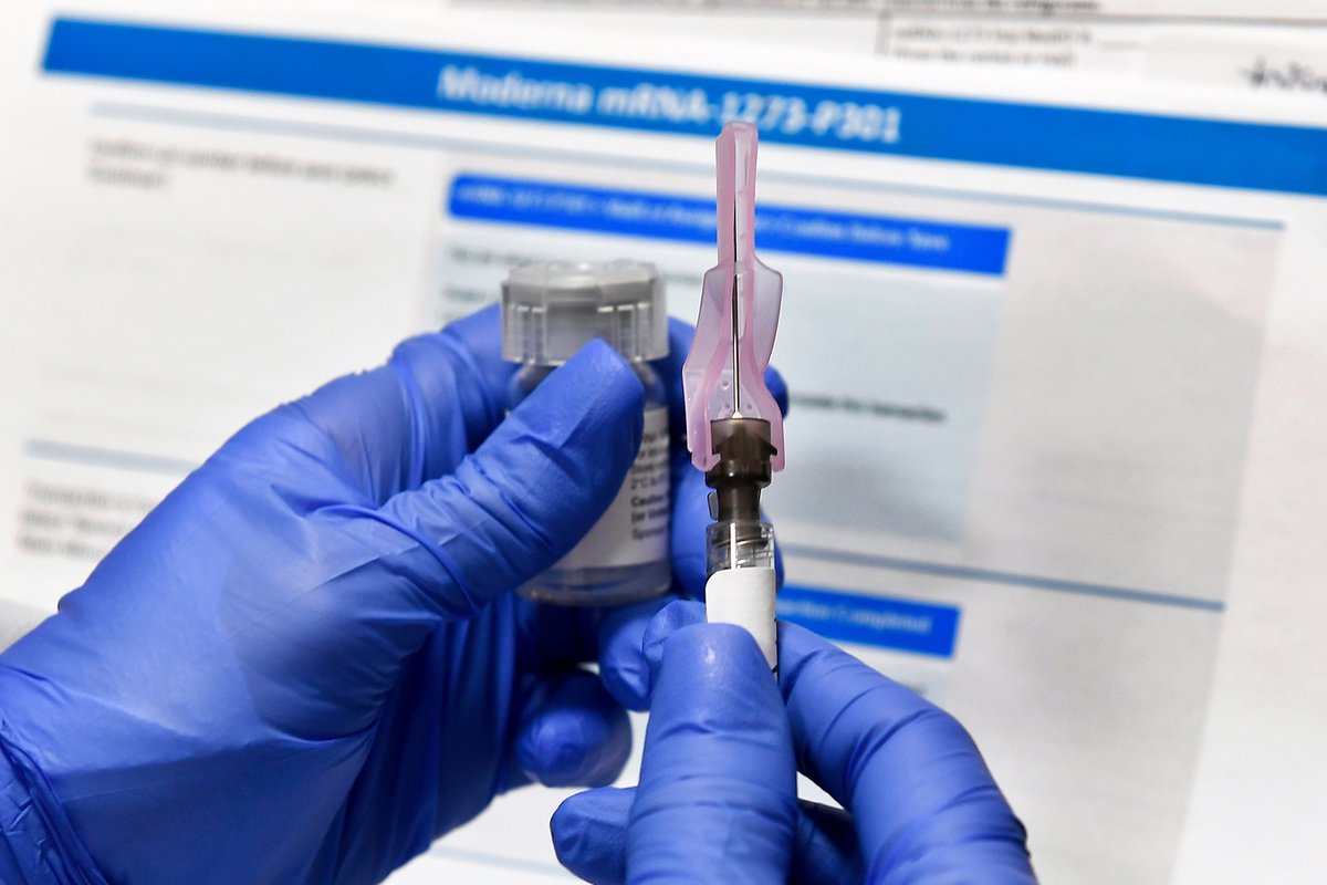 The FDA has authorized Moderna's Covid-19 vaccine for emergency use in the United States cnn.it/38fa6q4