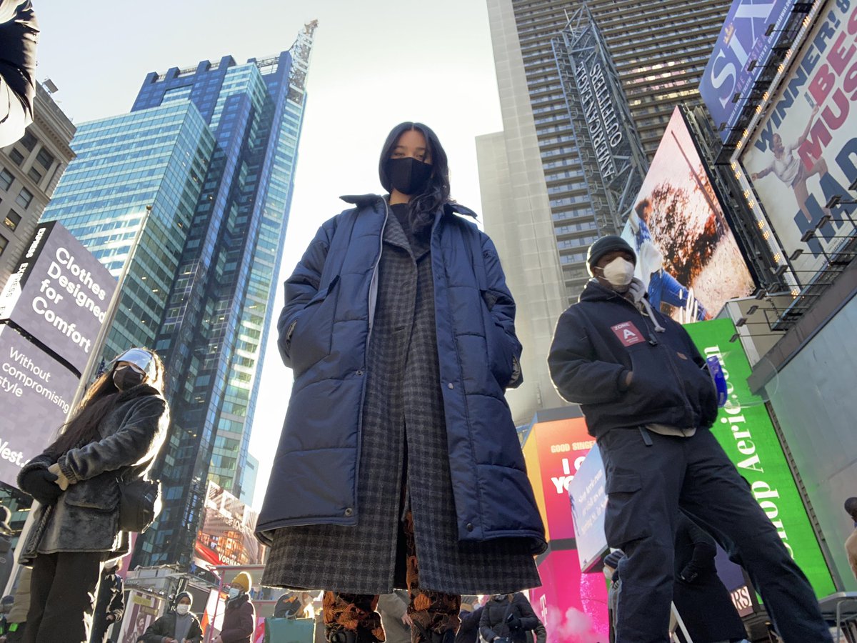HaileeSteinfeld's tweet photo. 🏹👁 takes 🗽💜 https://t.co/I2oV68YbEQ