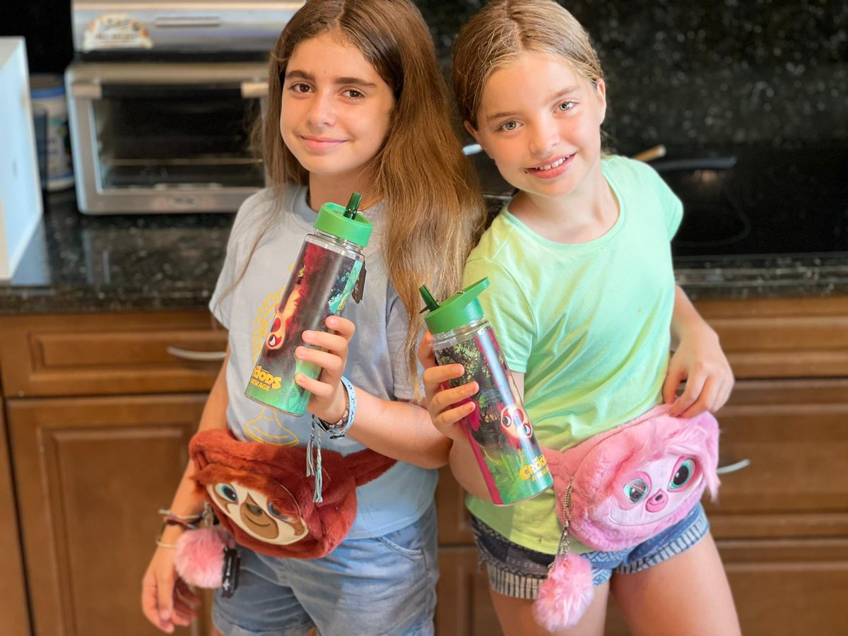 We are counting the hours for #THECROODSWATCHPARTY! 📽️🍿 Make sure to check out how <a href="/MarinesDuarte/">Marines Duarte</a> of <a href="/En_TusZapatos/">EnTusZapatos</a> and her little ones are getting ready to enjoy “The Croods: A New Age” movie at home! 

Read the full blog: bit.ly/TheCroods_EnTu… #CroodsNewAge #ad